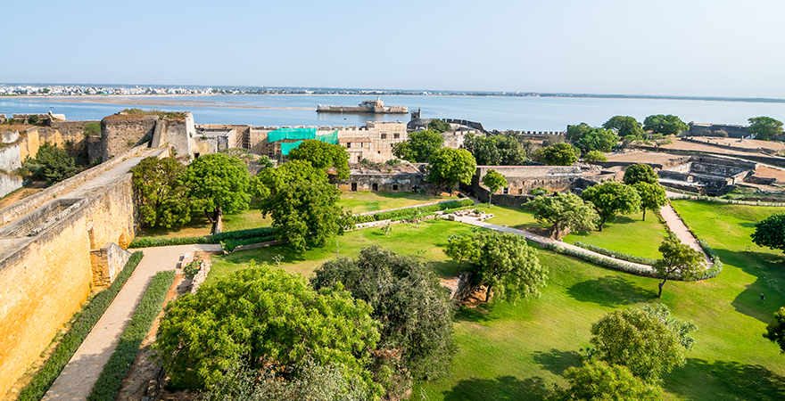 Stay at Praveg Beach Resort in Diu